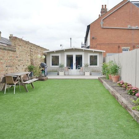 Summer House Thames Ditton Exterior foto
